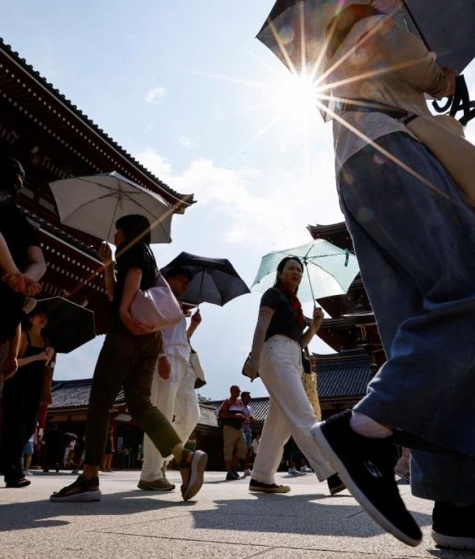 Hundreds in Japan sue government over climate inaction