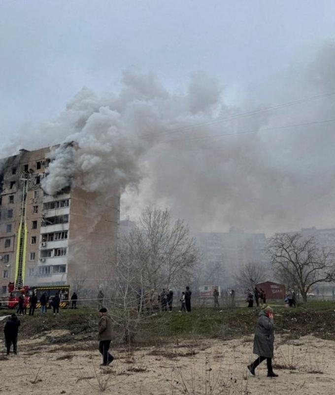 Escalating Russian airstrikes aim to cut Ukraine off from sea, Zelensky says