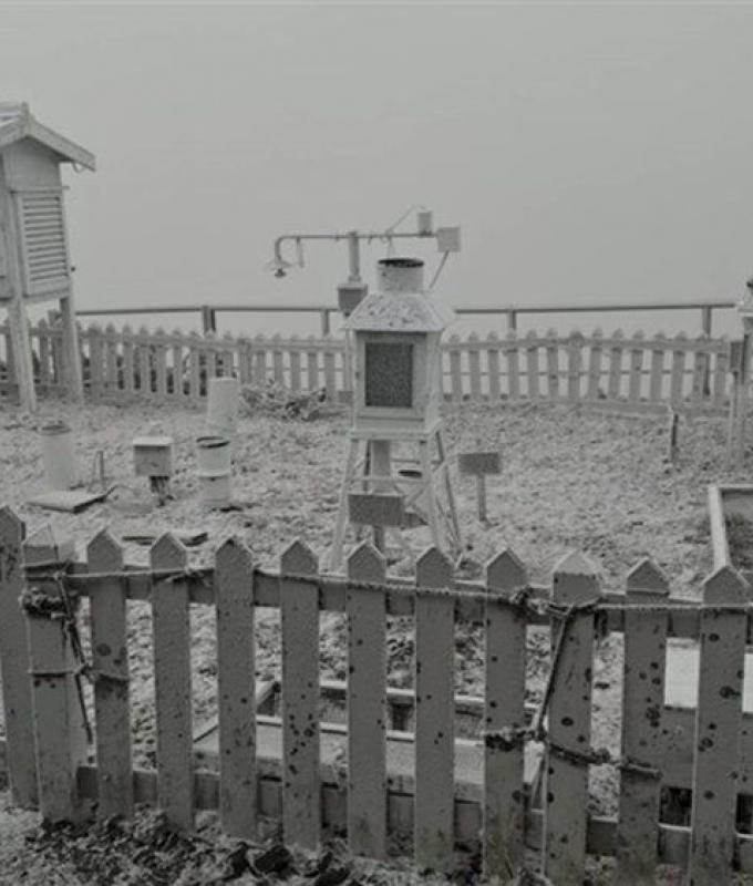 Continental cold surge brings subzero temperatures and snowfall to Taiwan’s tallest peak Yushan