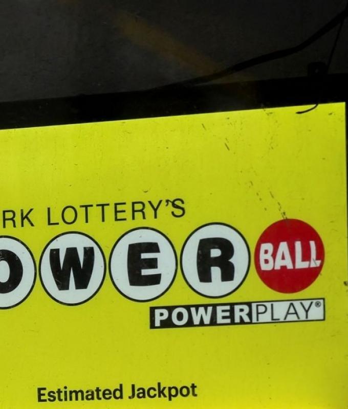 US lottery player claims second‑largest US$1.8b Powerball jackpot on Christmas Eve