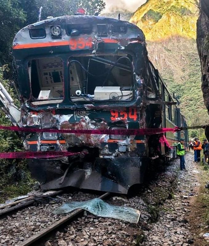 Head‑on train crash near Peru’s Machu Picchu kills conductor, injures 40 passengers