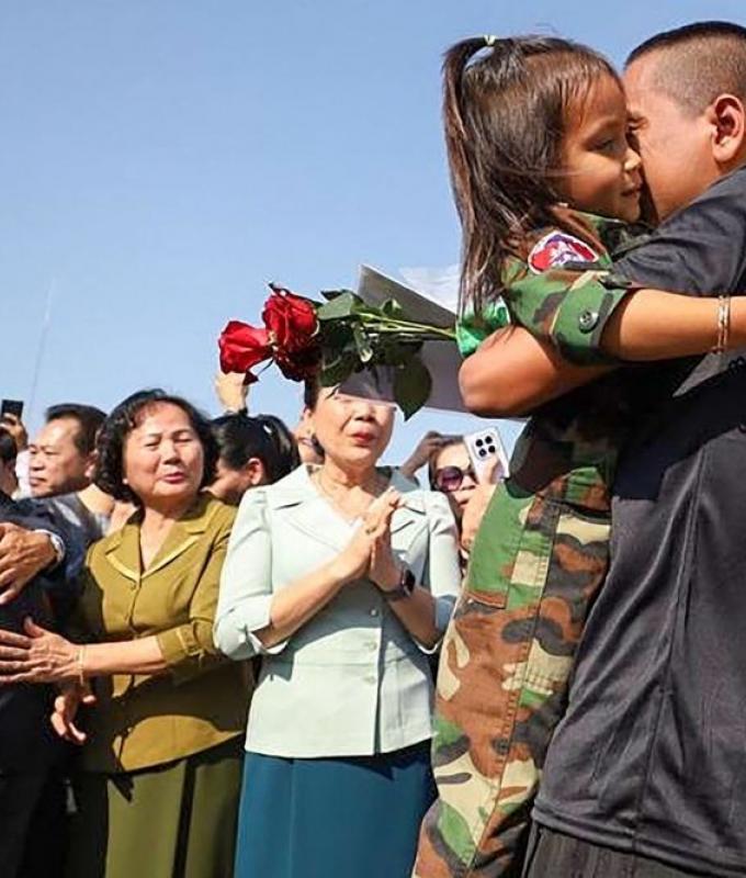 Crowds line Phnom Penh streets as Cambodia’s captured soldiers come home in goodwill gesture from Thailand