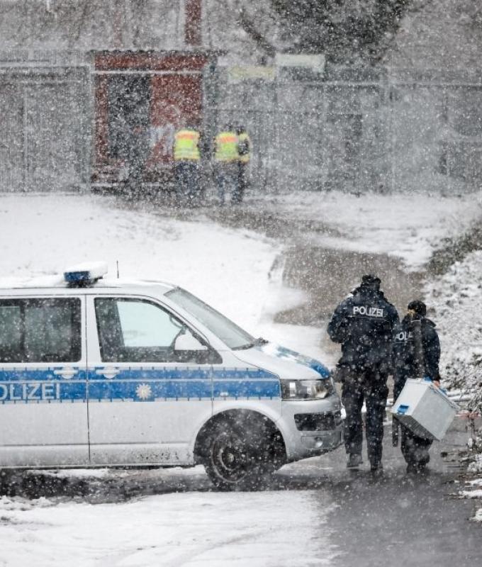Berlin power outage plunges tens of thousands into darkness, police suspect arson