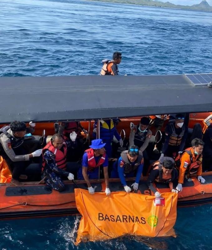 Indonesia ends search for Spanish boy after tourist boat sinking near Labuan Bajo