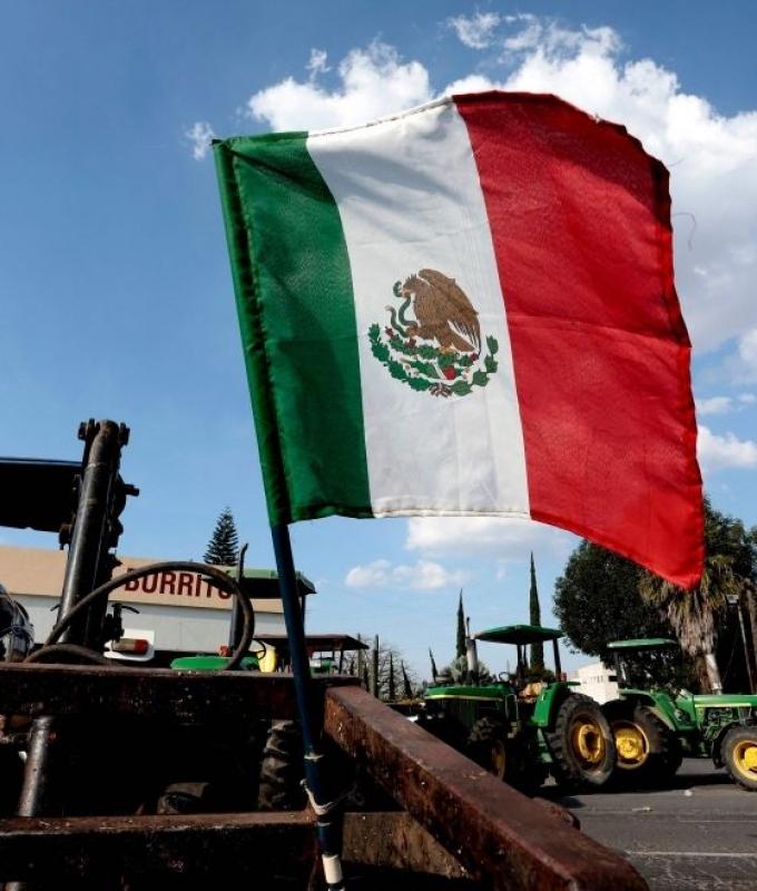 Trump signals land strikes against drug cartels after maritime attacks in Pacific, Caribbean