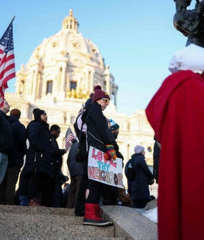 Minneapolis protests grow amid anger over federal handling of ICE shooting probe