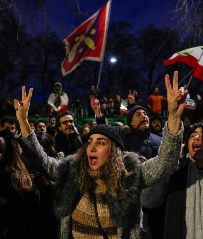 Iran protests persist despite deadly crackdown, internet blackout