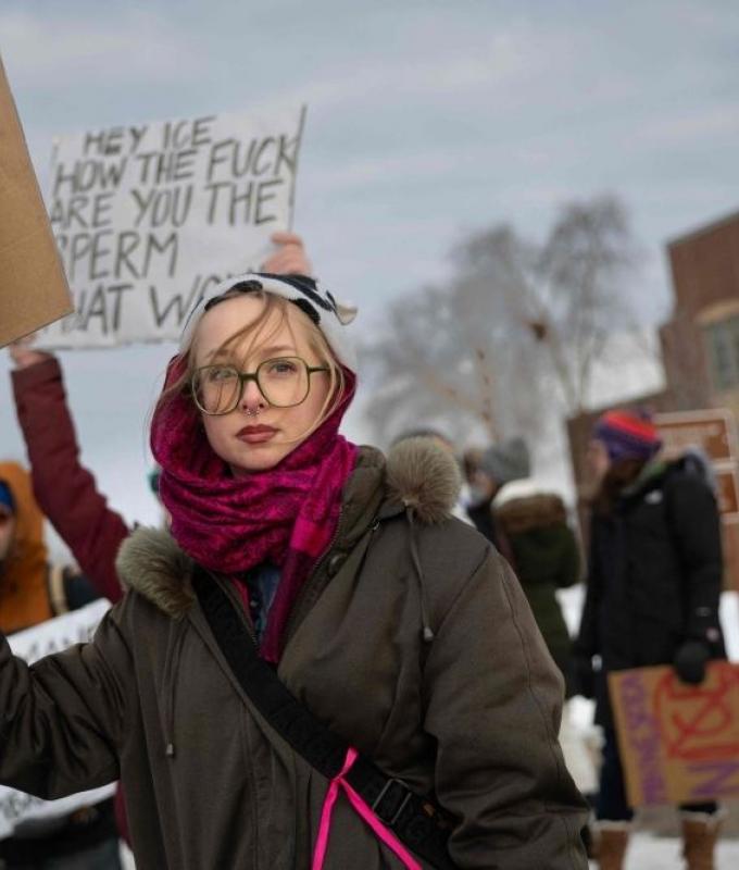 Hundreds more agents deployed as US ramps up ICE presence in Minneapolis despite furor over woman’s killing