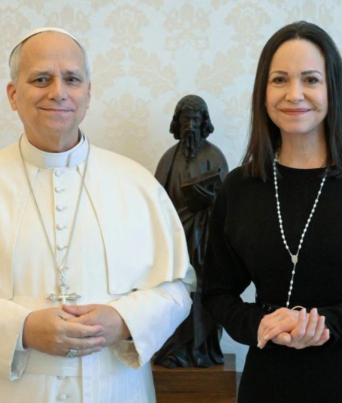 Trump sets meeting with Venezuelan opposition leader, Caracas under pressure