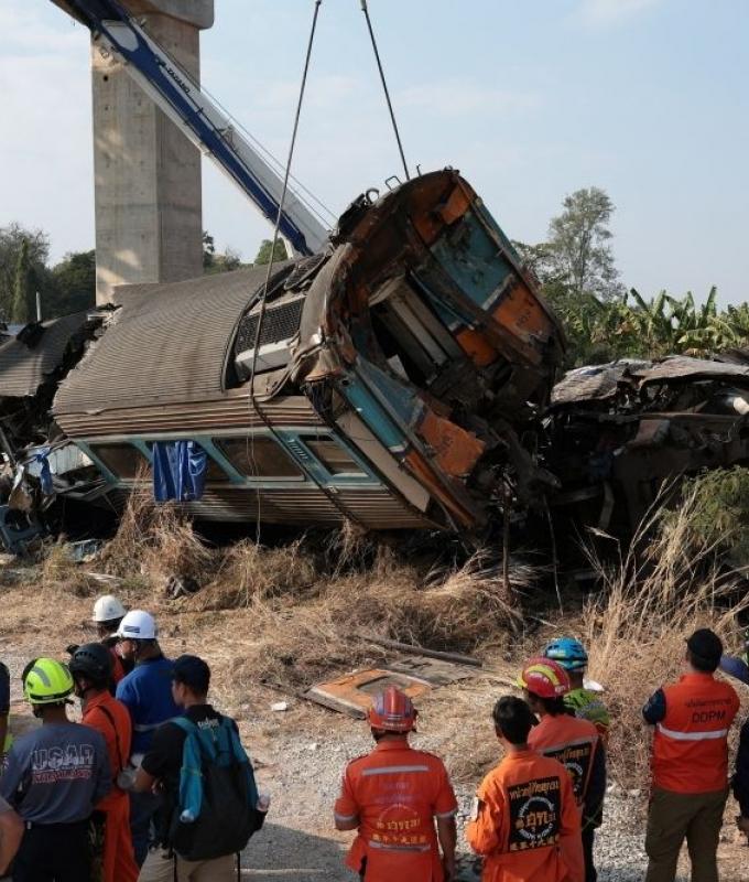 Second crane collapse in Thailand kills two near Bangkok, a day after 32 die in train disaster