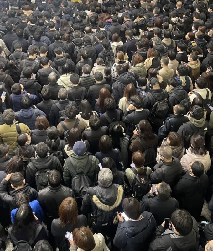 Tokyo rush hour meltdown: Fire halts Yamanote Line, commuters evacuate on foot