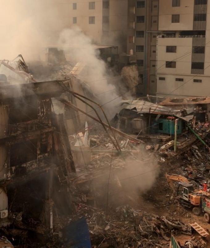 Karachi mall inferno kills 15, over 60 still missing as firefighters comb ruins