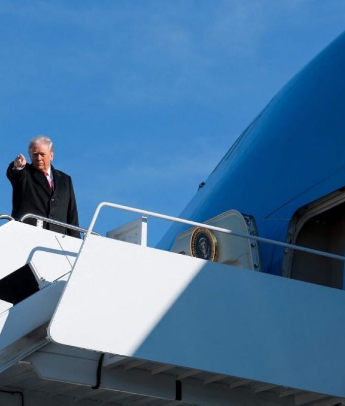 Trump’s plane turns back on way to Davos, White House says ‘minor electrical issue’