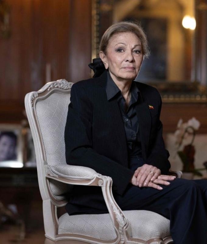 Widow of Iran’s last shah says ‘no turning back’ after protests