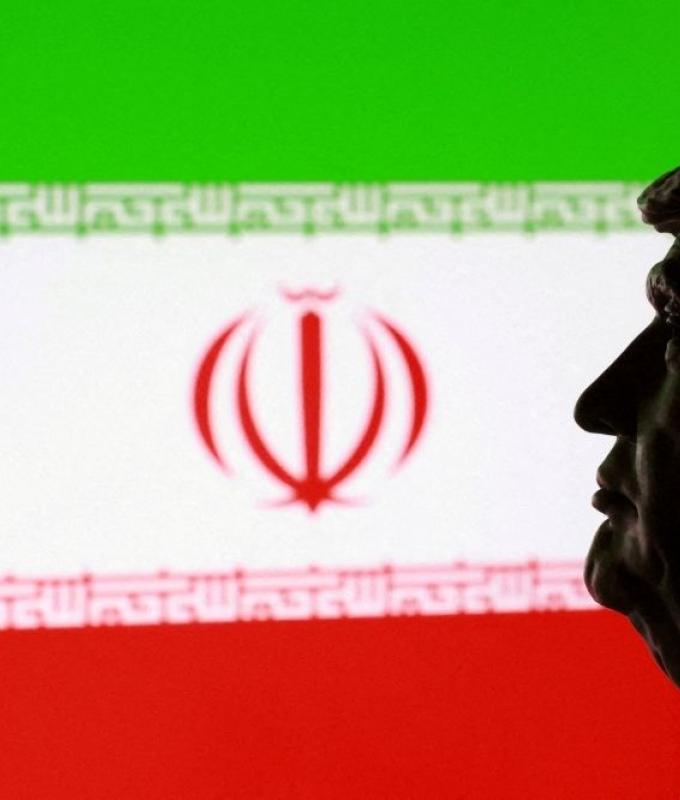 Trump warns ‘large armada’ headed toward Iran, expects Tehran to seek deal to avoid US strikes