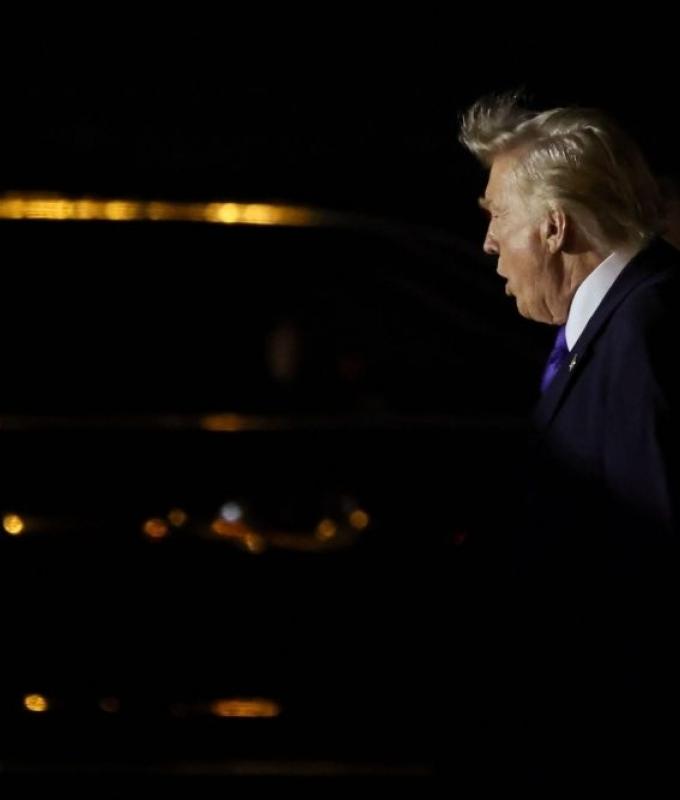 Trump signs order preparing for tariffs on Iran’s trade partners