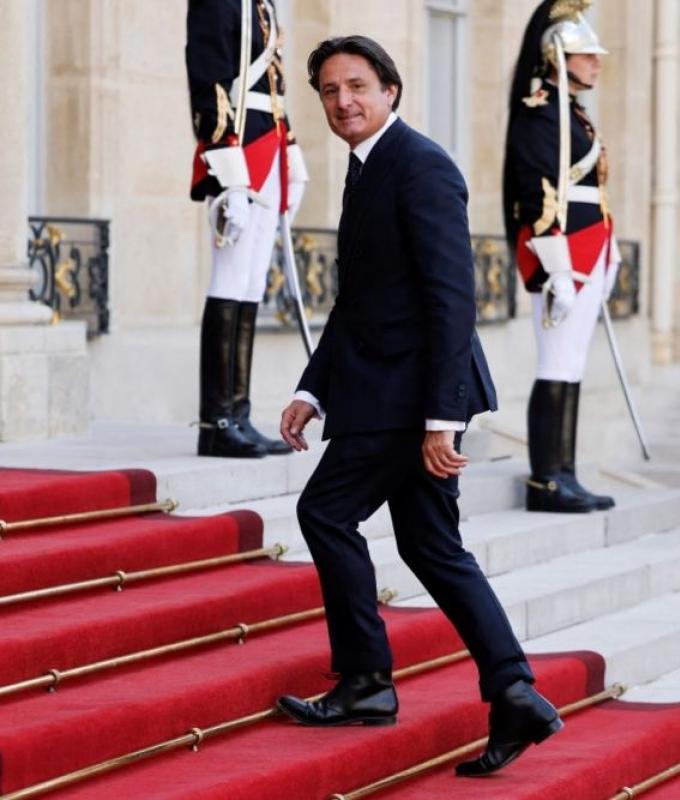 Top UK civil servant quits as government scrambles to contain Epstein storm