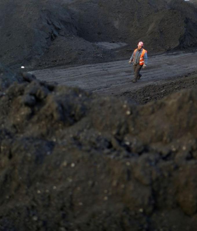 China emissions edge lower, sparking hope of a climate turning point despite coal surge