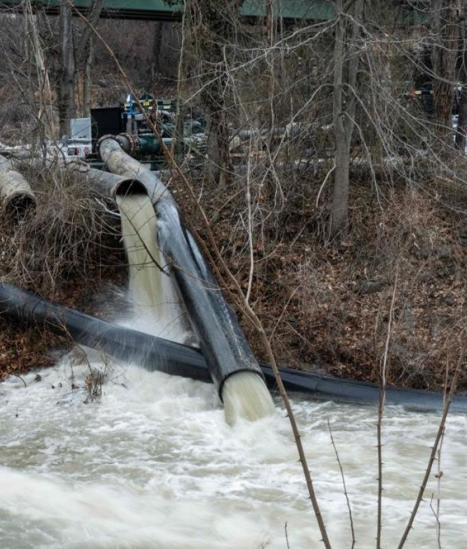 ‘The president is lying to the public’: Sewage leak becomes stinker of a Washington political fight