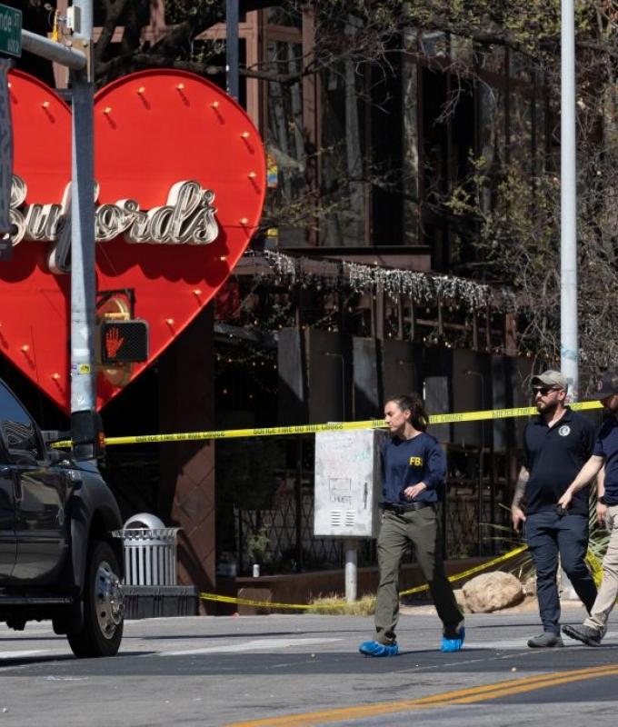 Gunman opens fire at Austin bar; police return fire, three killed, 14 wounded