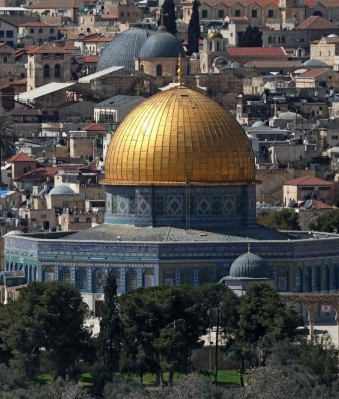 Israelis and Palestinians find humour and hacks amid missile alerts