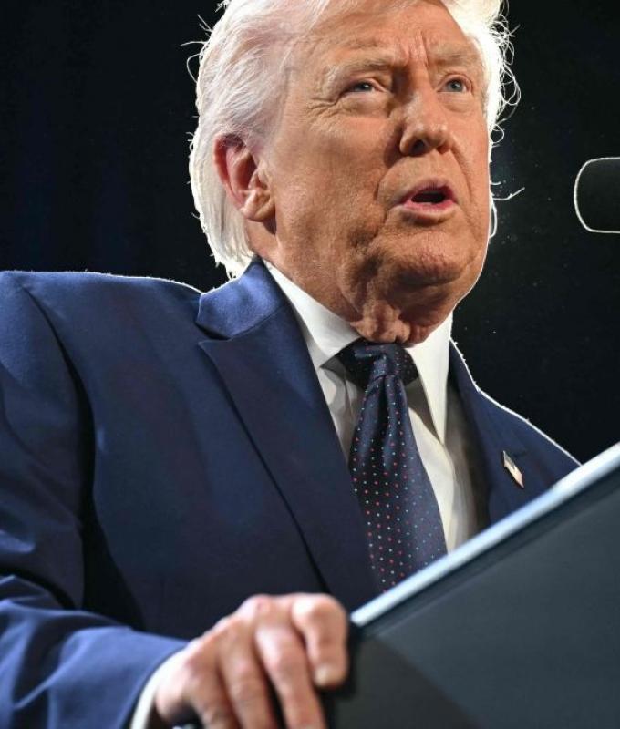 Republicans meet at Trump club to contain Iran war impact on November vote