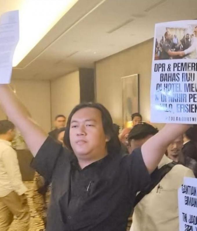 Indonesia police seek four suspects for acid attack on activist