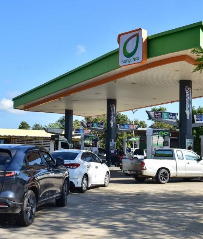 Long lines at petrol stations in Thailand as shortages worsen and price hikes loom nationwide