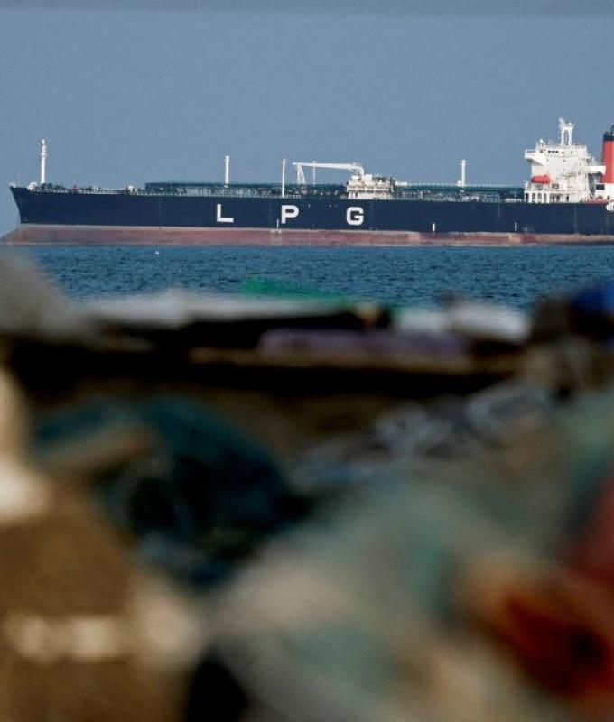 Strait of Hormuz blockade: Key figures on shipping collapse and rising costs