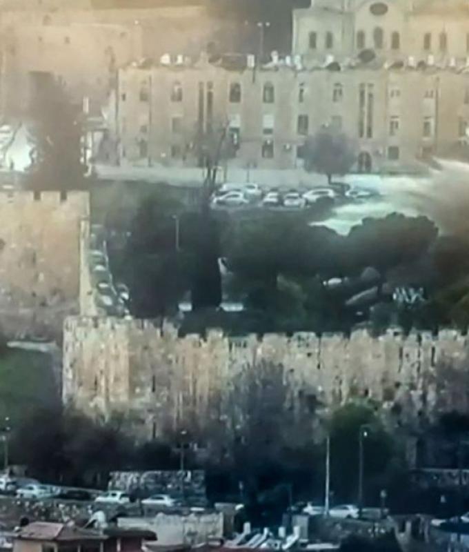 Latest developments in the Middle East: 48‑hour Hormuz ultimatum, Iran claims F‑16 hit as G7 demands halt to attacks