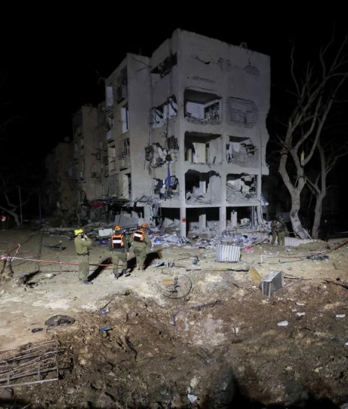 Iran fires long‑range 4,000‑km missiles for first time in war, strikes near Israeli nuclear site