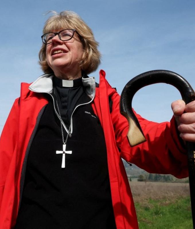 Glass ceiling breaks, as Sarah Mullally becomes first female Archbishop of Canterbury