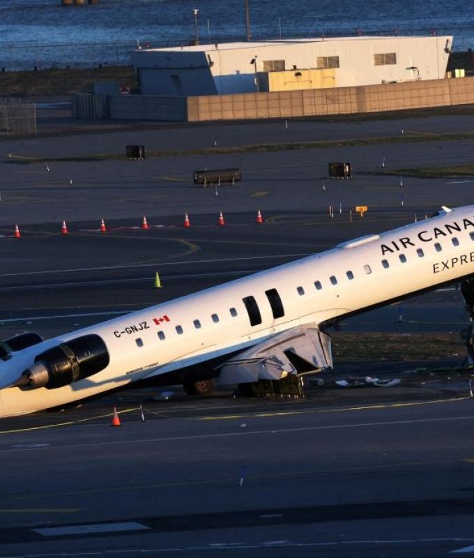 Safety system failed in LaGuardia crash that killed two pilots, says NTSB