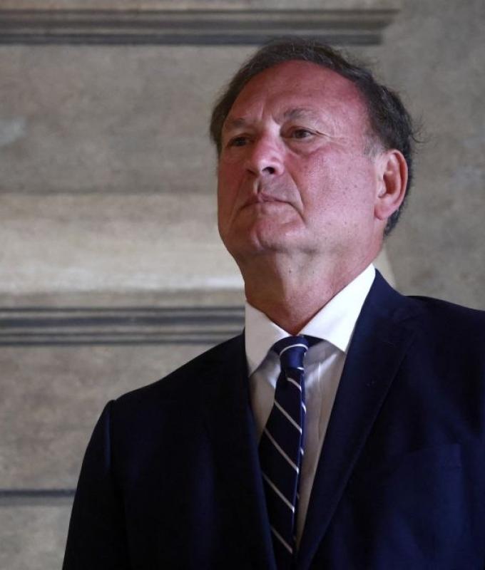 For aging US Supreme Court justices, the politics of retirement looms large