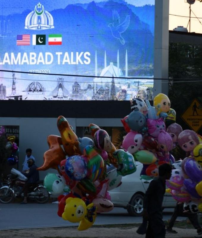 US–Iran talks stretch into second day as Hormuz minesweeping row intensifies