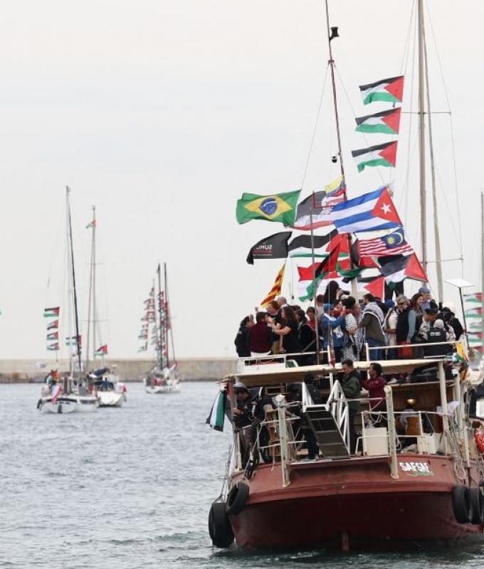 Global Sumud flotilla sets sail from Barcelona for Gaza in bid to break Israeli blockade