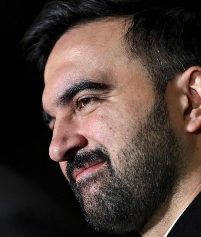 New York mayor condemns police beating video as investigation into viral clip begins