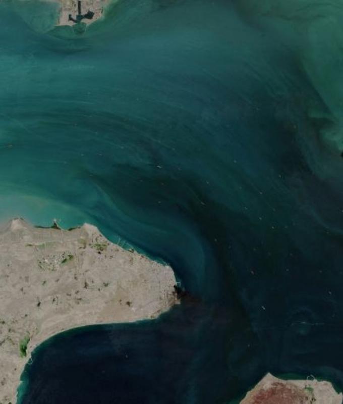 Red light, green light? Iran closes Hormuz strait again, threatens crossing vessels