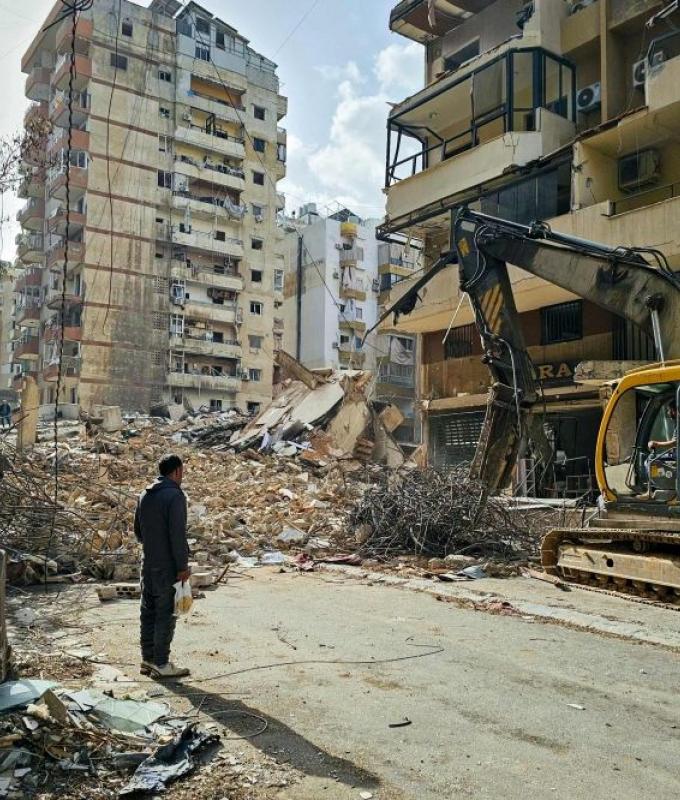 Israel army probes image of soldier hitting Jesus statue with hammer in Lebanon