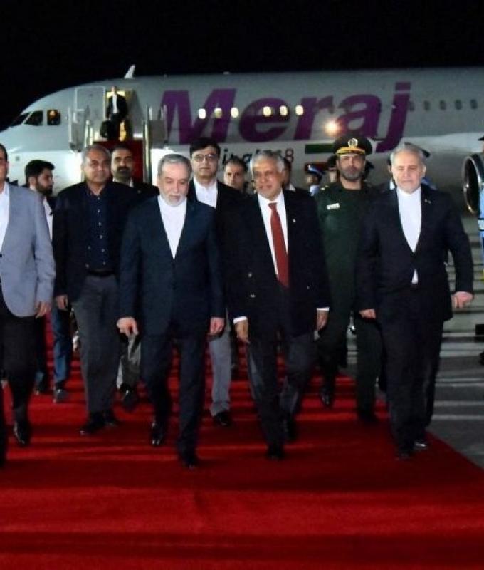Iran’s foreign minister arrives in Pakistan, Trump expects offer satisfying US demands