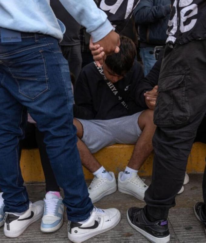 Court blocks Trump from barring asylum seekers at US border