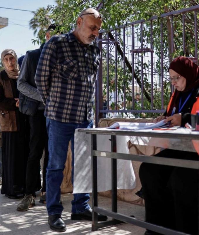 Palestinians vote in first municipal elections since Gaza war, turnout mixed across West Bank, Deir el‑Balah