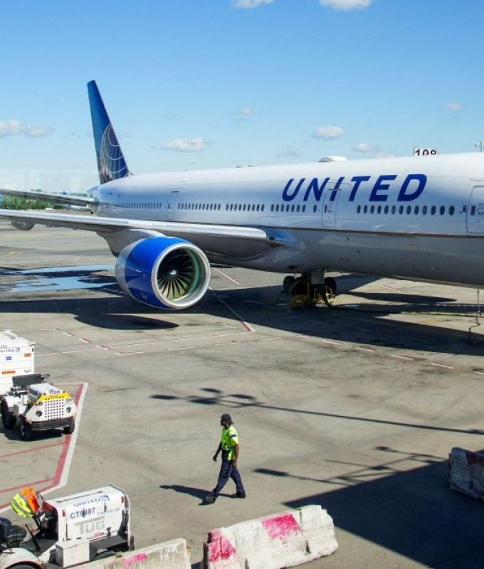 US airlines pilot reports possible mid-flight drone strike near San Diego