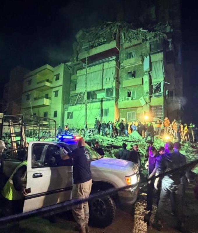 Israeli strike hits Beirut suburbs, kills senior Hezbollah Radwan commander, source says
