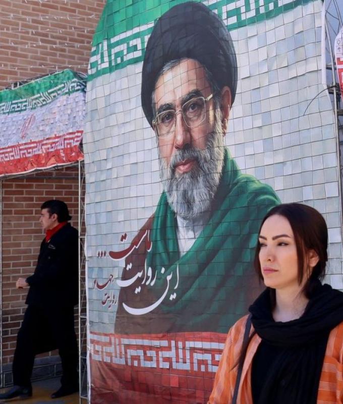 Iranian Revolutionary Guards warn of strikes on US sites after tanker attacks in Gulf