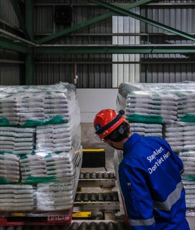 India imposes immediate sugar export ban amid concerns over tighter domestic stocks