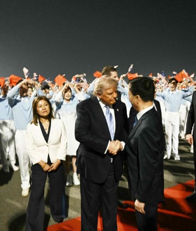 Trump seeks ‘big hug’ from Xi as US-China tensions shadow Beijing summit