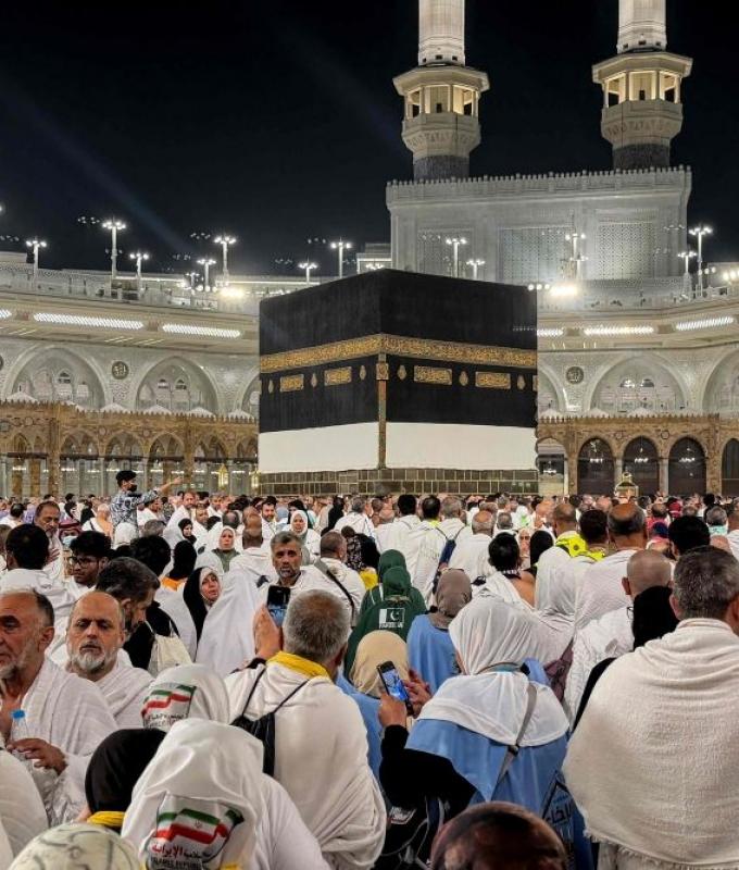 Haj pilgrimage begins in Mecca as Middle East tensions and extreme heat loom