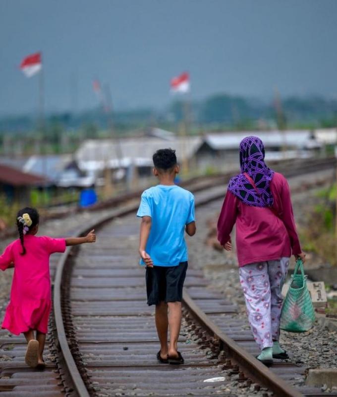 Indonesia shuts 172 illegal railway crossings as accidents top 1,000 in three years