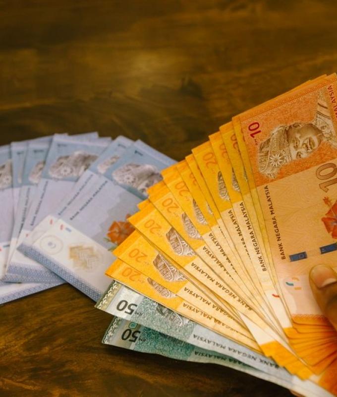 Ringgit weakens as Strait of Hormuz attacks weigh on sentiment